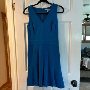 Trina Turk blue b-neck dress sz 6